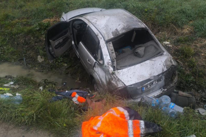 Bursa'da taklalar atan otomobil tarlaya uçtu: 3 yaralı