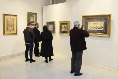 ‘Zer-i Nab’ tezhip sergisi Bursa’da ziyarete açıldı