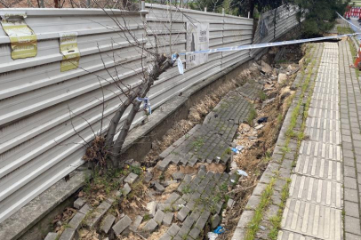 Bursa'da hafriyat çalışmasında yola zarar verdiler