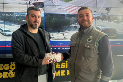 Bursa'da bir kişi yolda bulduğu 200 bin lirayı sahibine teslim etti