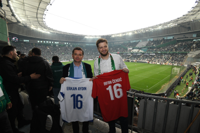 Osmangazi Belediyesi Bursaspor sevdasını sınırların ötesine taşıdı