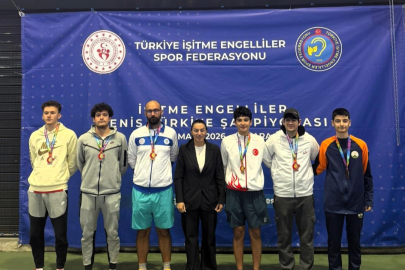 Osmangazi’nin şampiyon raketlerinden büyük başarı