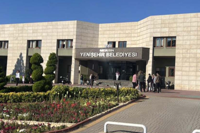 Yenişehir Belediyesine şafak operasyonu: Çok sayıda gözaltı