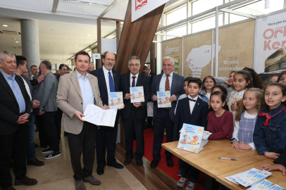 Erkan Aydın Bursa 23. Kitap Fuarı’nda çocuk yazarlarla buluştu