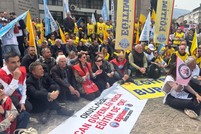 Bursa’da eğitim emekçileri ayakta: 'Okulları şiddete teslim etmeyeceğiz'