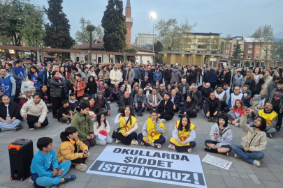 Bursa'da öğretmenler şiddete karşı yürüdü: Okullarda şiddete hayır!