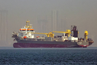 Hürmüz Boğazı’nda gerilim tırmandı: 2 gemiye ateş açıldı