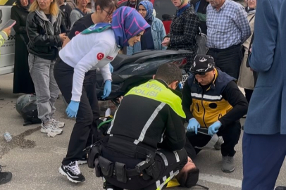 Bursa’da işçi servisine motosiklet çarptı: 2 yaralı