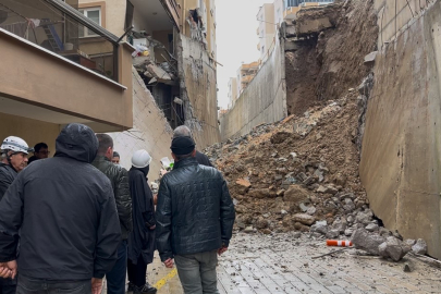 Bursa'da istinat duvarı çöktü, site sakinleri deprem olduğunu sandı