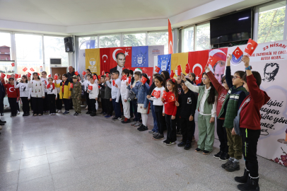 Bursa'da miniklerden iç ısıtan 23 Nisan kutlaması