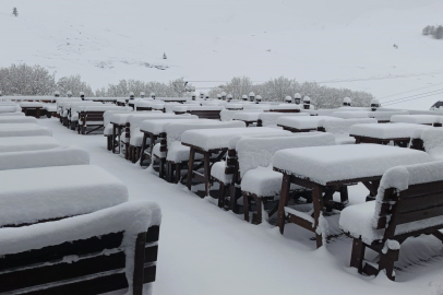 Nisan sonunda Uludağ’da kış geri döndü