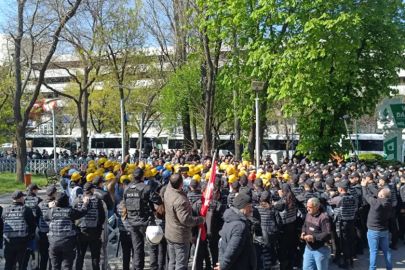 Enerji Bakanlığına yürümek isteyen Doruk Madencilik işçilerine polis engeli