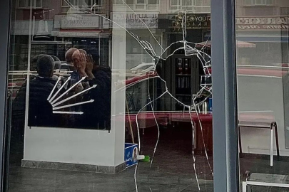 CHP'nin ilçe başkanlığına taşlı saldırı