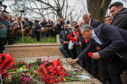 CHP, Karşıyaka'da Denizleri andı | Özgür Özel: İktidarımızda tarih önünde onlardan özür dilenecek