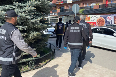 Tepebaşı Belediyesine operasyon: Çok sayıda kişi gözaltında