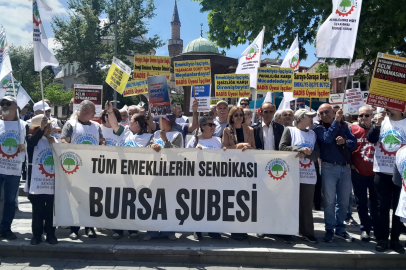 Emekliler Bursa'dan seslendi: Emeklı̇ye bayram değı̇l, yoksulluk dayatılıyor!