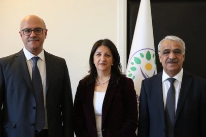 DEM Parti İmralı heyeti adaya gitti