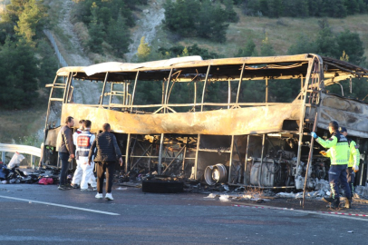 Denizli'nin Sarayköy ilçesinde yolcu otobüsü yandı: 1'i bebek 8 kişi hayatını kaybetti, 33 yaralı