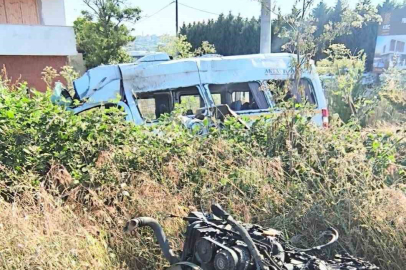 Bursa'da servis minibüsü kaza yaptı: 6 yaralı