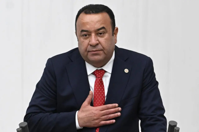 Adnan Beker CHP'den istifa etti
