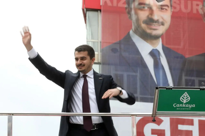 Çankaya Belediye Başkanı Hüseyin Can Güner havalimanında gözaltına alındı