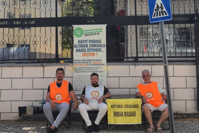 TÖB-SEN Bursa'da okul önlerinde kayıt parası ihbar masası kurdu