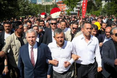 Özgür Özel’in işaret ettiği 'Yeni Parti' için marka başvurusu yapıldı