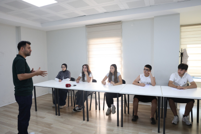 Osmangazi’den gençlerin geleceğine ücretsiz eğitim desteği