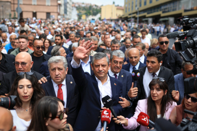İlk toplantı yapıldı, Özgür Özel YENİ Parti Genel Başkanı seçildi
