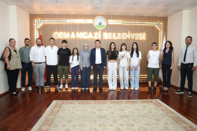 Erkan Aydın başarılı öğrencileri tebrik etti