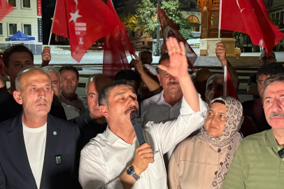 Polis müdahalesinde yaralanan Bursa Milletvekili Türkoğlu’nu gece yarısı partililer karşıladı