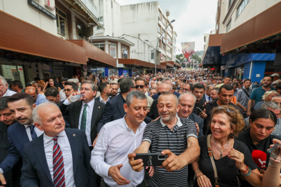 Özgür Özel Kocaeli'de: 'Vergi Dairesi bile bu kadar vergi toplamıyor'