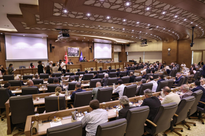 Bursa Büyükşehir meclisinde gazeteciler neden zorla dışarı çıkarıldı?