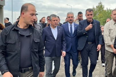 Özgür Özel, Mustafa Bozbey’i cezaevinde ziyaret etti