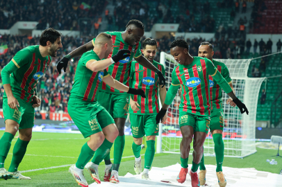 Amedspor, Beşiktaş'ı 3 golle geçti