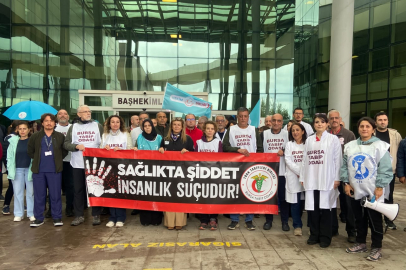 Bursa'da sağlık çalışanına yapılan saldırı protesto edildi: Sağlıkta şiddet sona ersin!