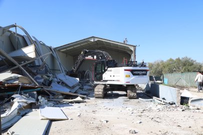 Nilüfer’de kaçak fabrika yıkıldı