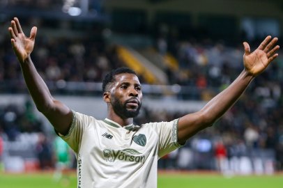 Bursaspor deplasmanda 3 puanı 3 golle aldı