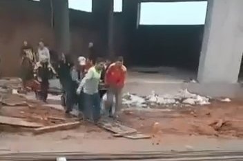 Bursa'da inşaattan düşen işçi yaralandı