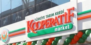 Türkiye Tarım Kredi Kooperatifi'ne ait marketin tabelası