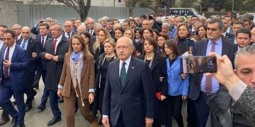 CHP lideri Kemal Kılıçdaroğlu ve beraberindeki heyet