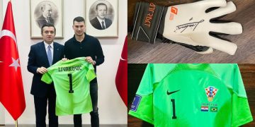 Dominik Livakovic, 2022 Dünya Kupası çeyrek finalinde Brezilya'ya karşı oynadıkları maçlarda giydiği formasını ve eldivenini depremzedeler için bağışladı.