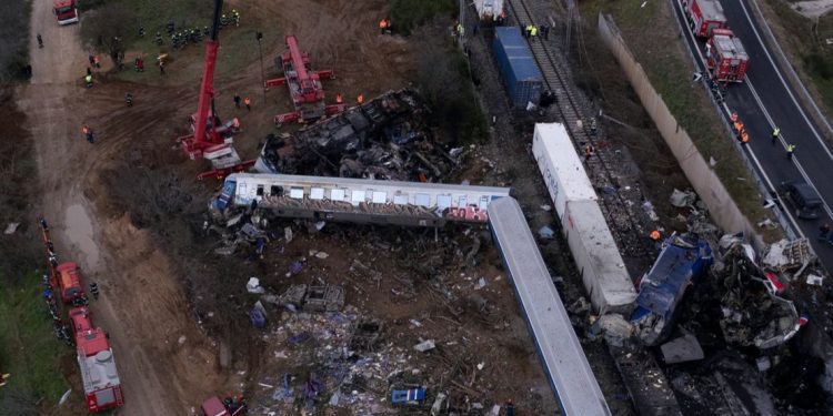 Tren kazasından bir fotoğraf