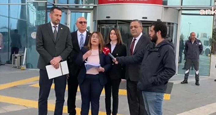 CHP'den Aile ve Sosyal Hizmetler Bakanlığı önünde basın açıklaması