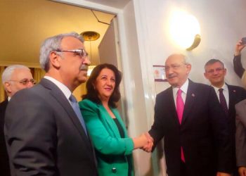 CHP Genel Başkanı  Kemal Kılıçdaroğlu, HDP Eş Genel Başkanları Mithat Sancar ve Pervin Buldan ile görüşüyor.